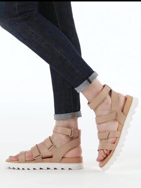 Sorel Roaming Multi Strap Sandals size 9 - Honest beige